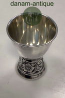 Æggebæger i sølv med ornamentik