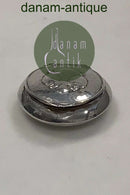 Dänische Pillendose in Silber mit französischer Lijle