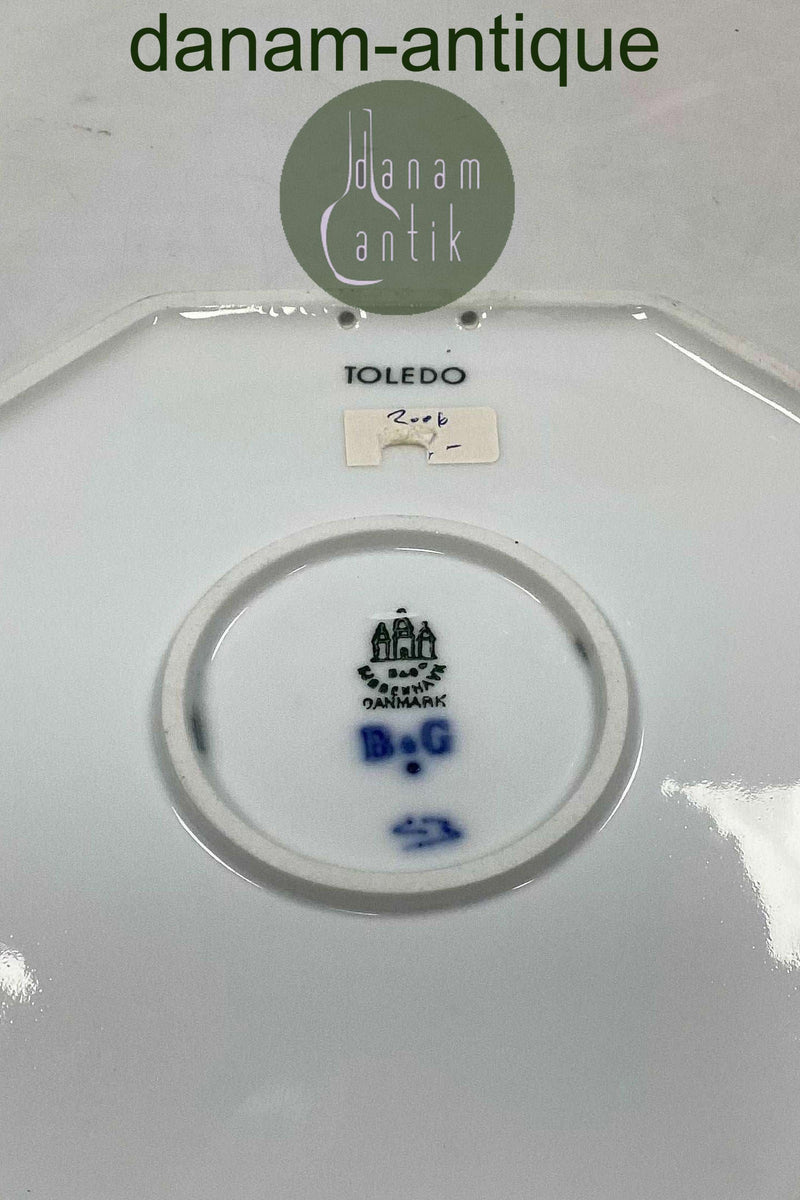 Bing og Grøndahl Alfabet Platte Torino Designet i 1933-1934 af Ove Larsen