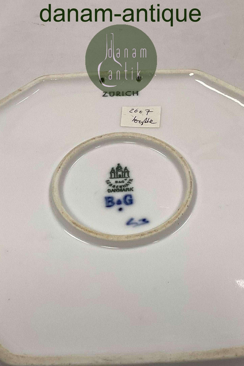 Bing og Grøndahl Alfabet Platte Zurich. Designet i 1933-1934 af Ove Larsen