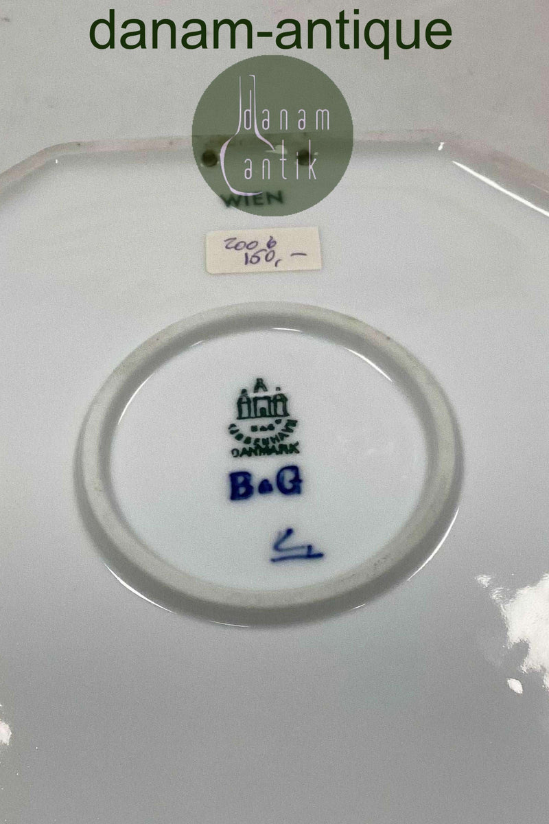 Bing og Grøndahl Alfabet Platte Wien. Designet i 1933-1934 af Ove Larsen