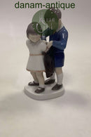 Bing og Grøndahl Figur af Pige og Dreng Gentleman No 2312