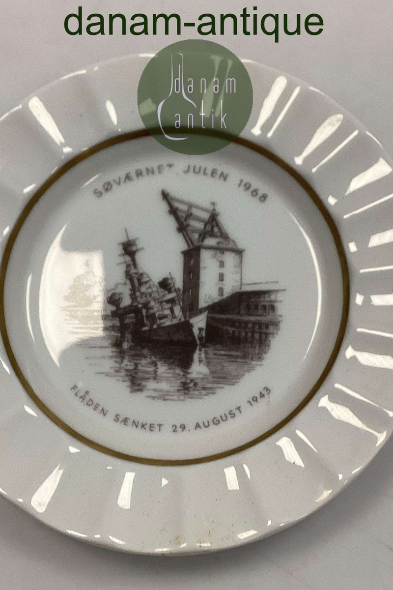 Royal Copenhagen / Aluminia Søværnets Juleplatte 1968