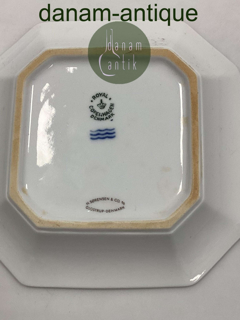 Royal Copenhagen Platte med Rosenborg H. Sørensen og Co