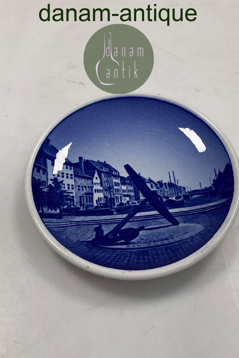 Royal Copenhagen 2010 Plaquette No 55 Memorial Nyhavn