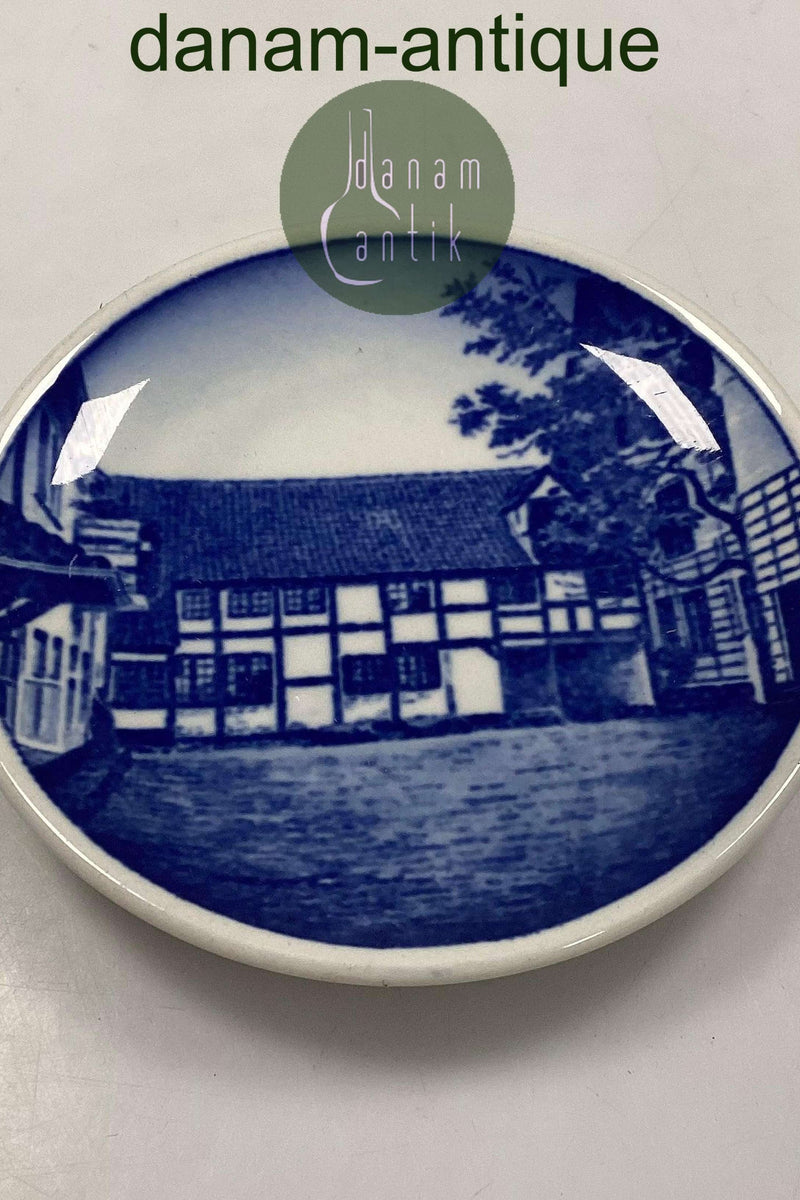 Royal Copenhagen 2010 Plaquette No 79 Willemoesgaarde, Assens