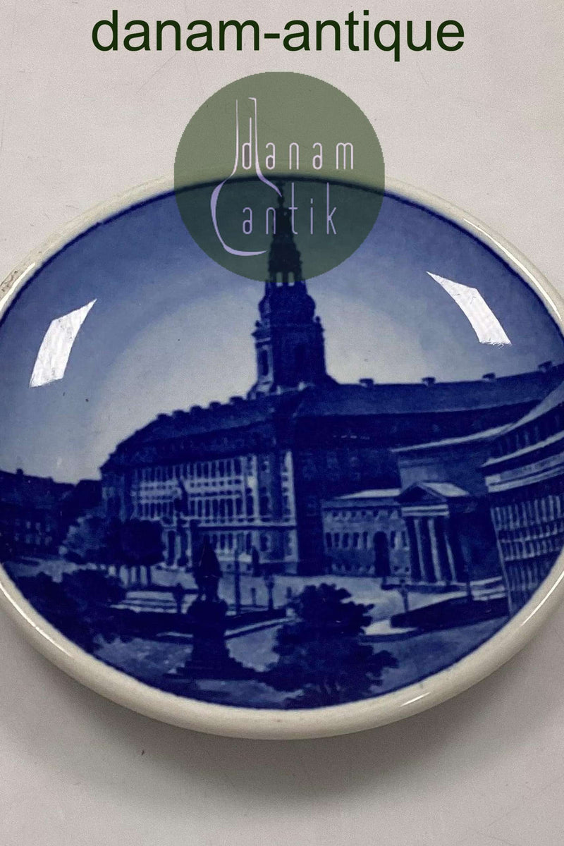 Royal Copenhagen 2010 Plaque No 70 Christiansborg Castle