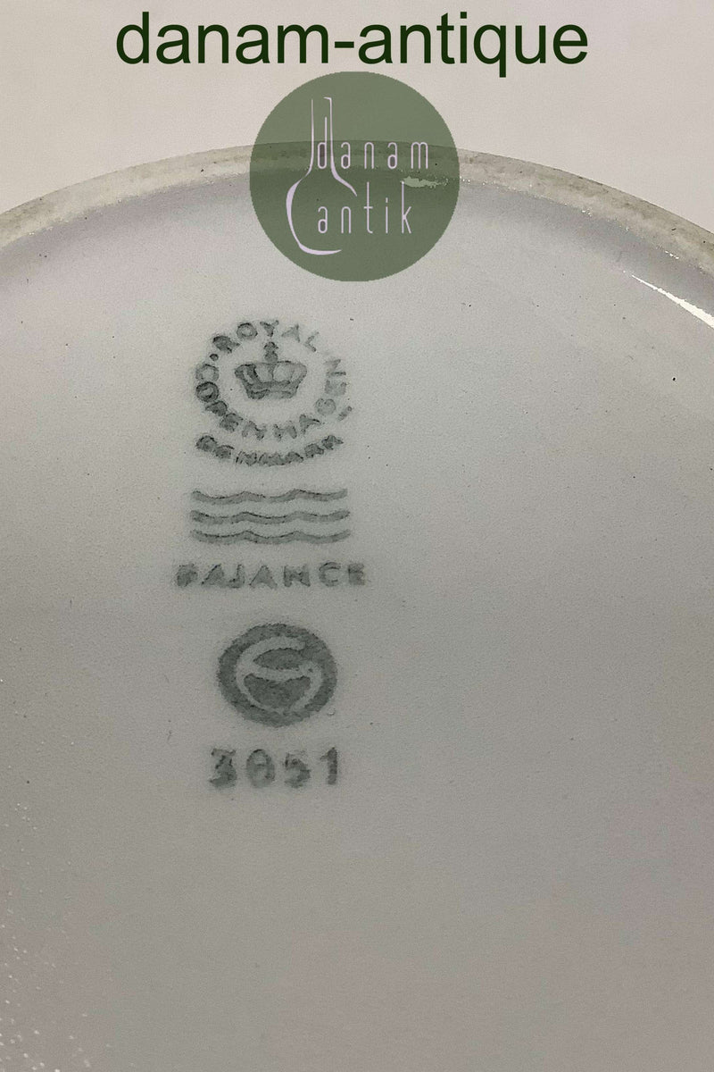 Royal Copenhagen Blåkant krukke No. 3051