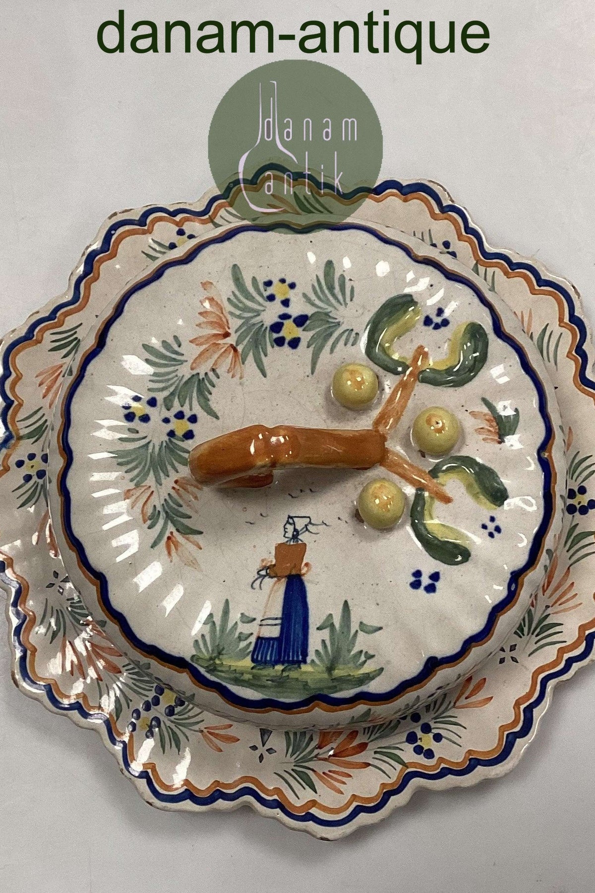 Henriot Quimper Faience 71 Cheese Bell