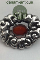 Thorvald Bindesbøll / Holger Kyster Sølv Broche med Rav