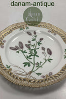Royal Copenhagen Flora Danica Frokosttallerken No 20/3554 med gennembrudt kant