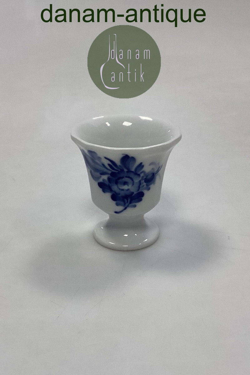 Royal Copenhagen Blå Blomst Kantet Æggebæger No. 8576