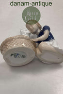 Bing og Grøndahl Figur Pige med Kat - Venner No. 2249