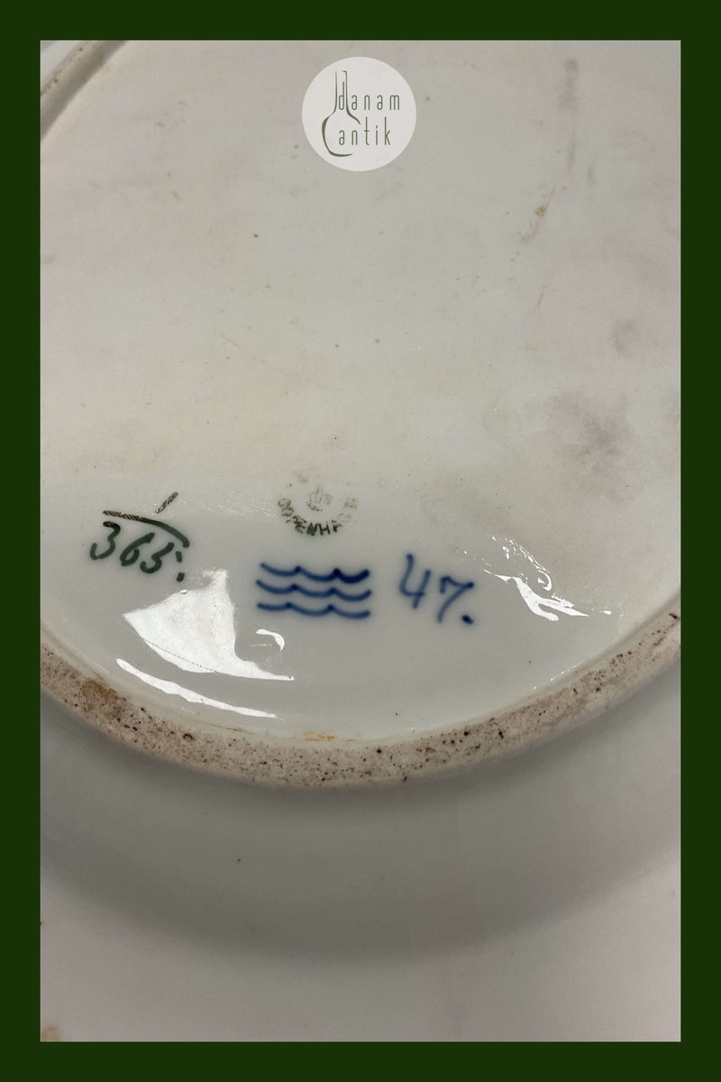 Royal Copenhagen Musselmalet Riflet Ovalt Fad No. 365