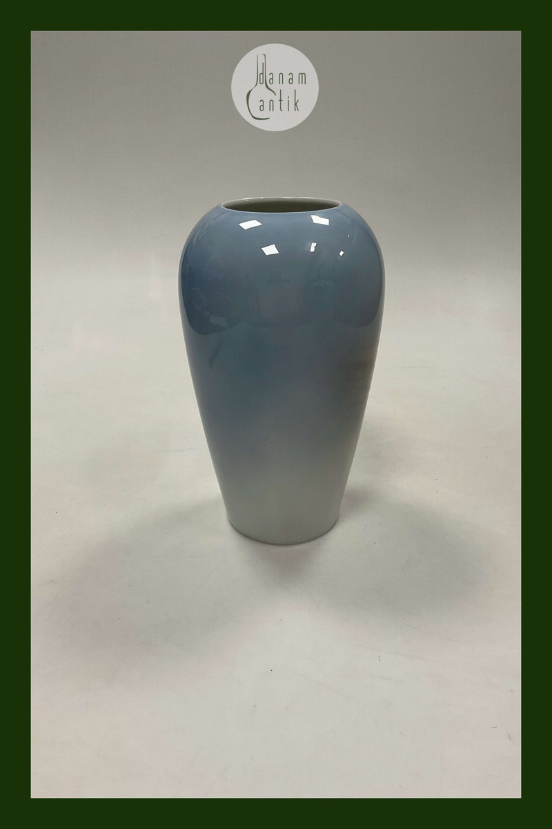 Lyngby Porcelæn Vase med Bondegård No. 128-2/76