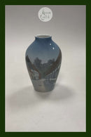 Bing og Grøndahl Vase med gamle huse No. 1302/6238