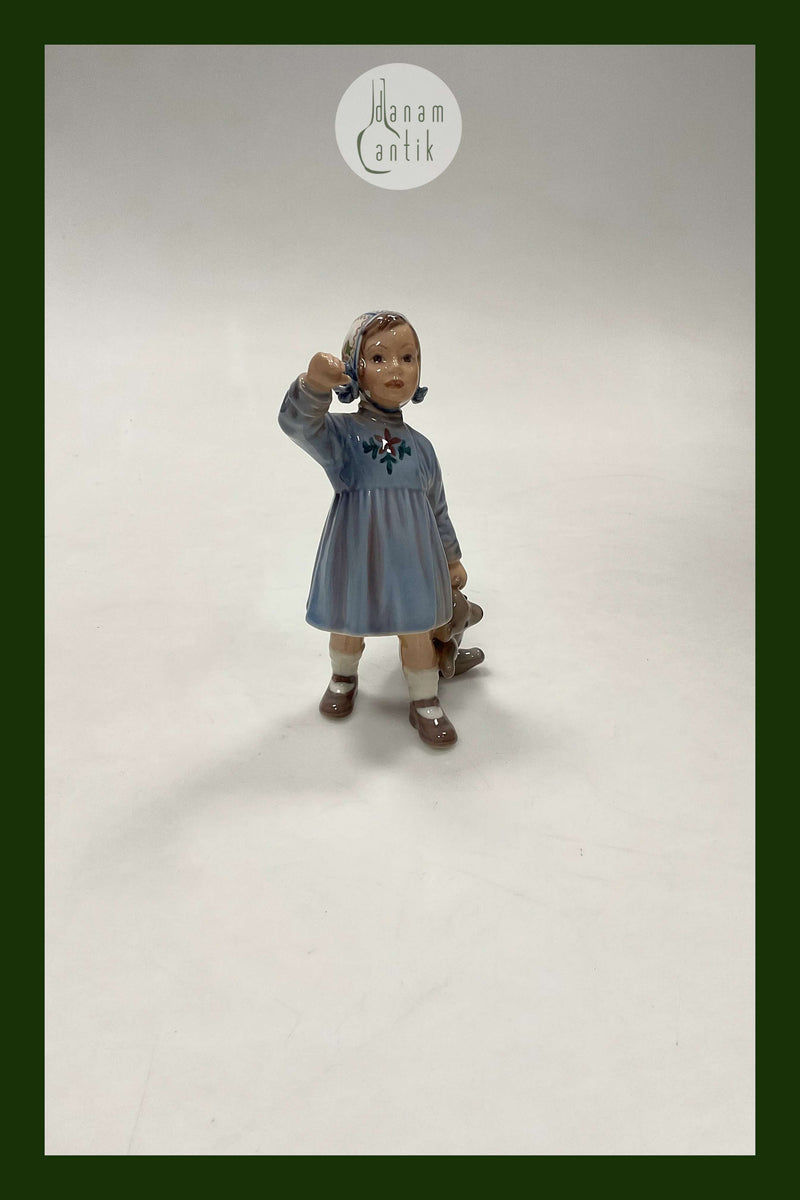 Dahl Jensen Figur Pige med Legetøjsbamse No. 1152