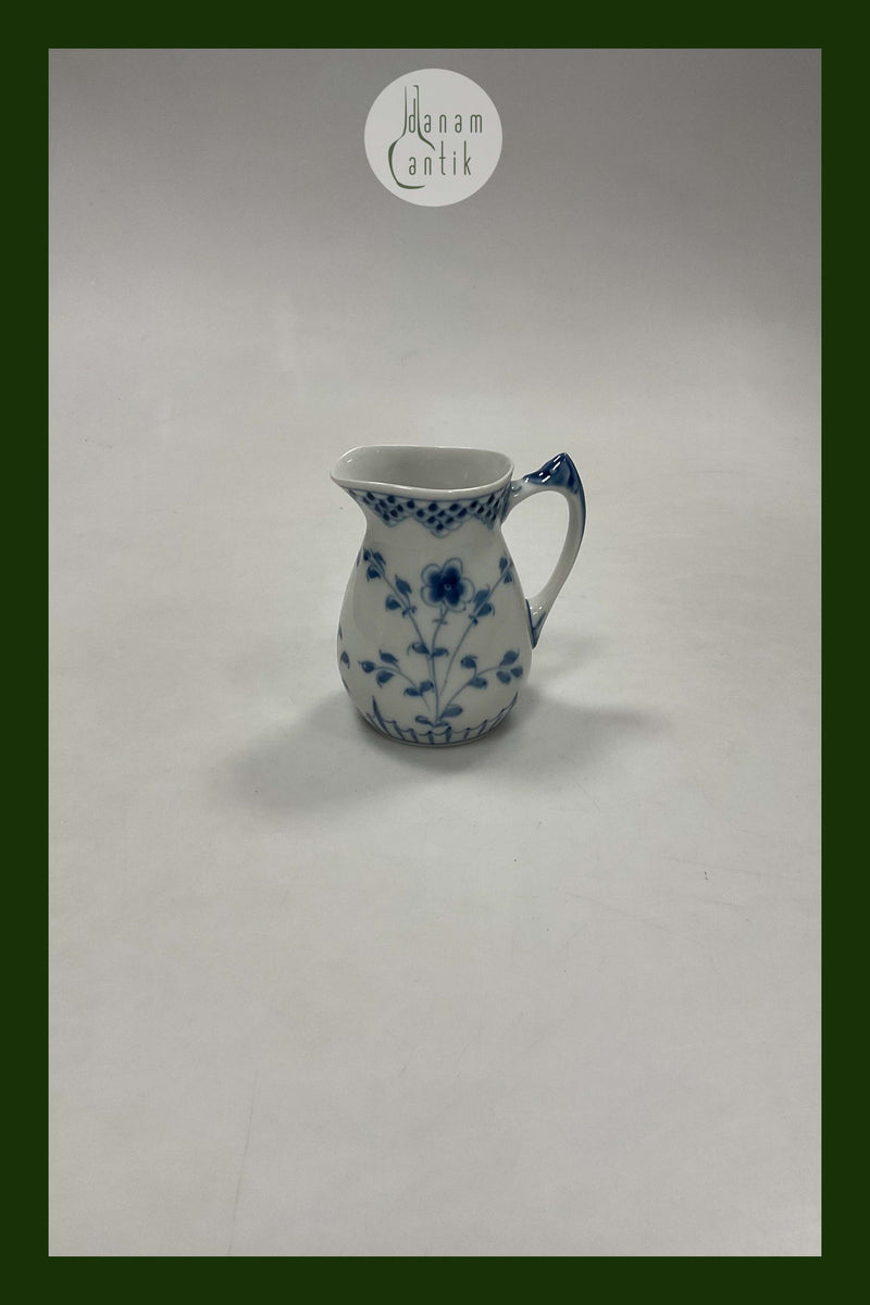 Bing and Grøndahl Dickens Flødekande No.393