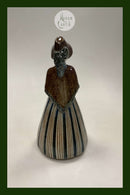 Bing og Grøndahl Figur af Gudrun Meedom Bæch Pige i national dragt no 7205/8