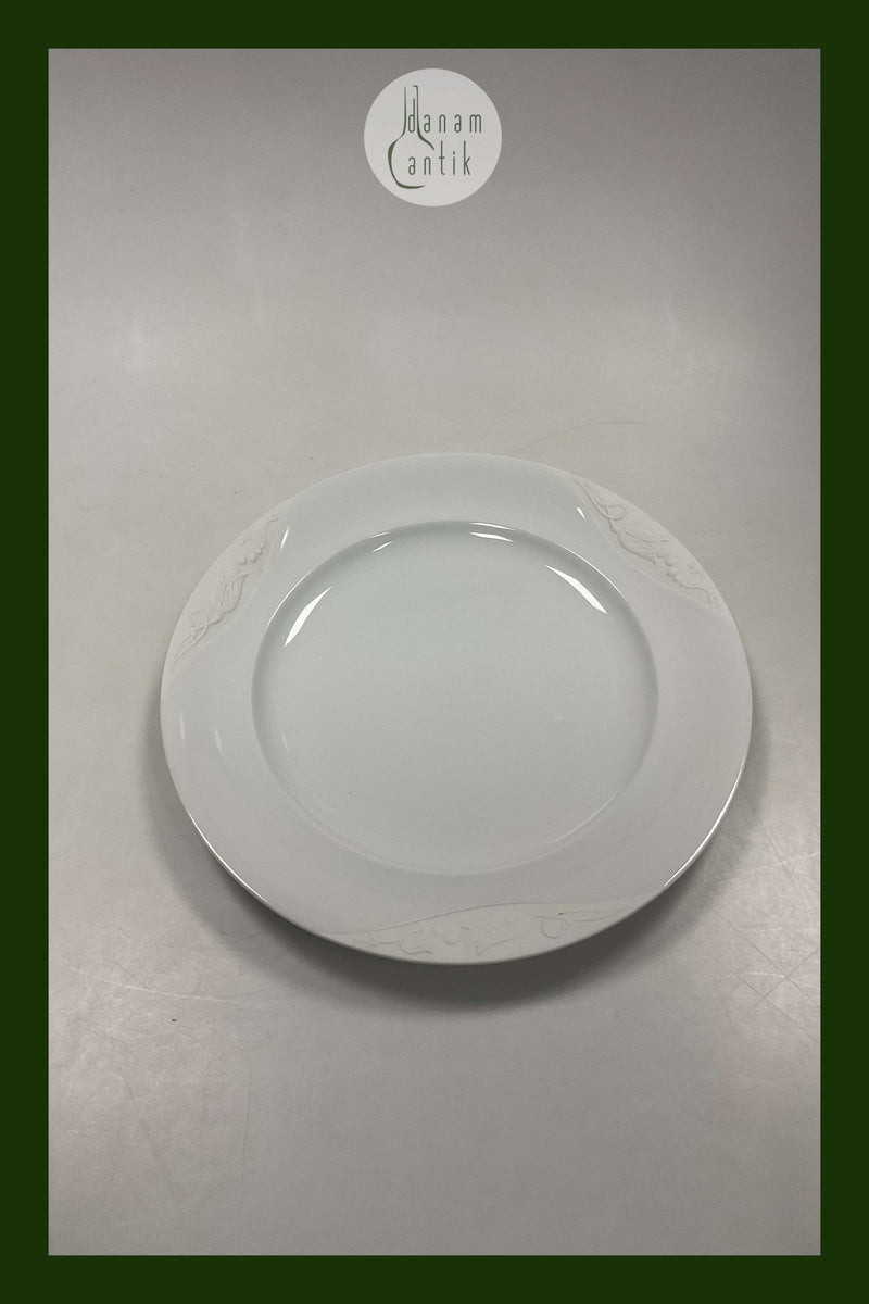 Royal Copenhagen Hvid Magnolia med uglasseret relief Buffet Tallerken No 631