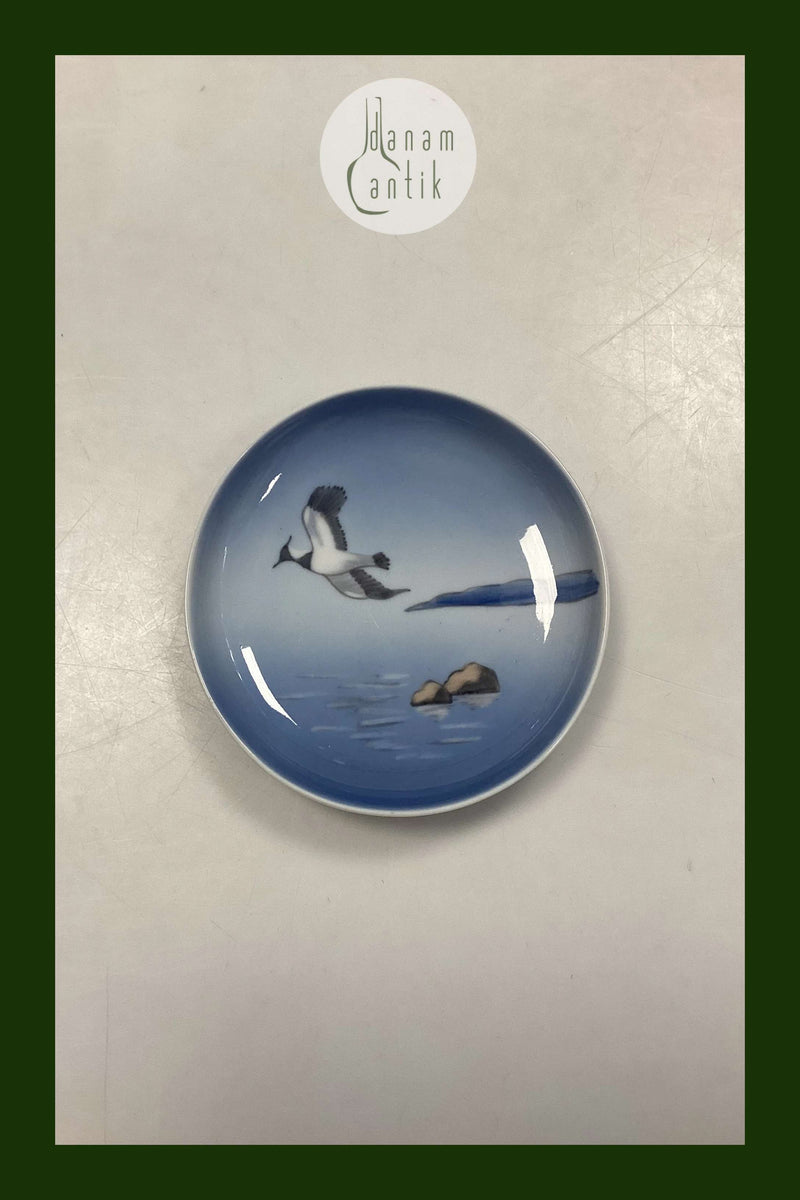 Lyngby Porcelænsskål med Fugl over havet No. 123-3-6
