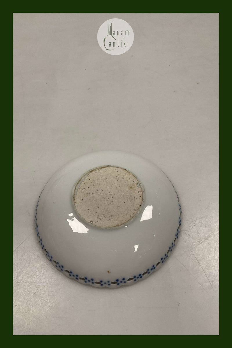 Royal Copenhagen  Musselmalet Helblonde Askebæger / Platte med Sølvmønt No 1/1009