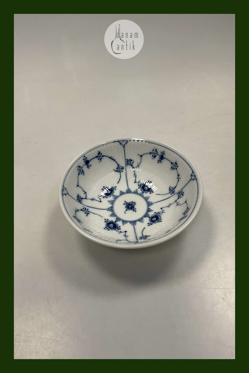 Royal Copenhagen Musselmalet riflet Morgenskål No. 2045