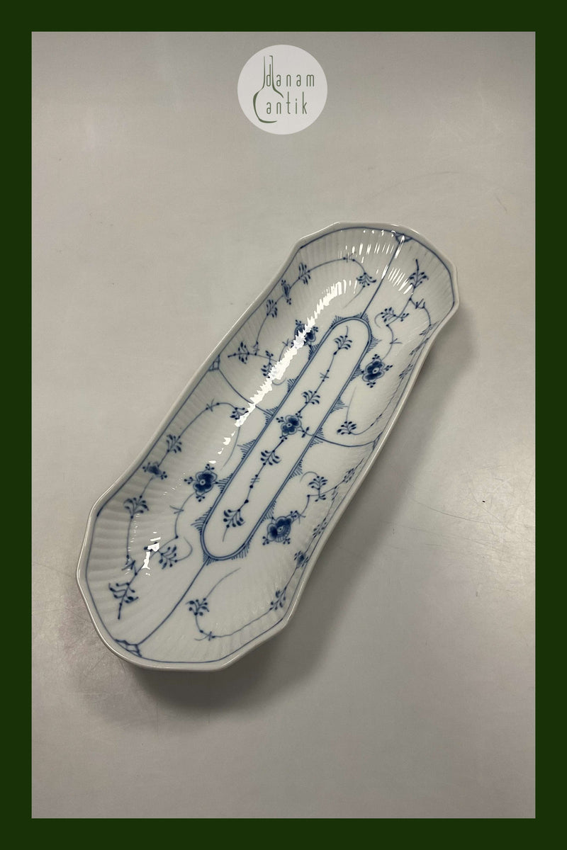 Royal Copenhagen Musselmalet Riflet aflangt Fad No. 297