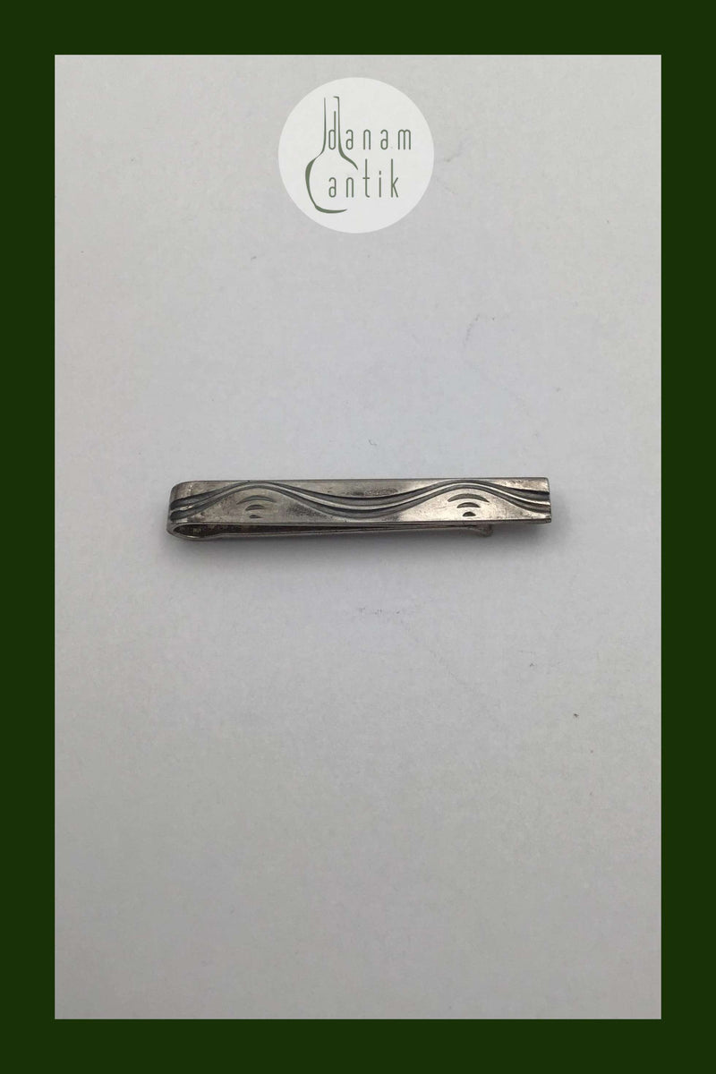 N.E. From Slipsenål i Sterling Sølv