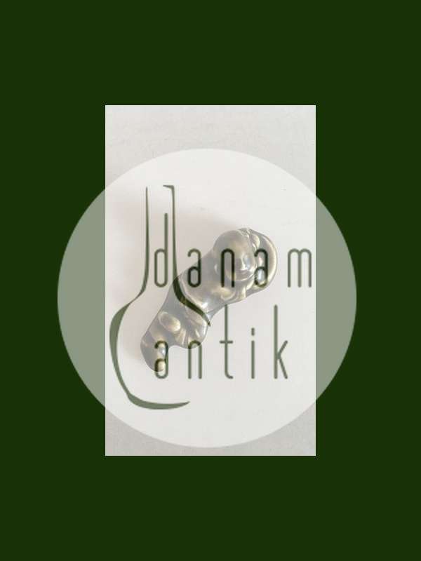 Royal Copenhagen Stentøjs Figur af Lille liggende Budda Dreng. Prøve Glasur