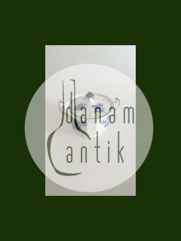 皇家哥本哈根蓝花方糖碗带盖子No 8563