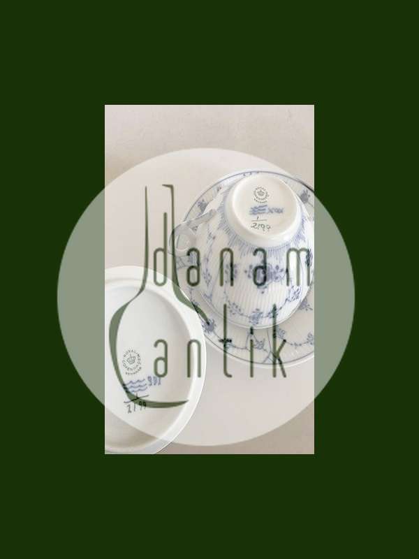 Royal Copenhagen Musselmalet Riflet Bouillon Kop med Underkop No. 2199