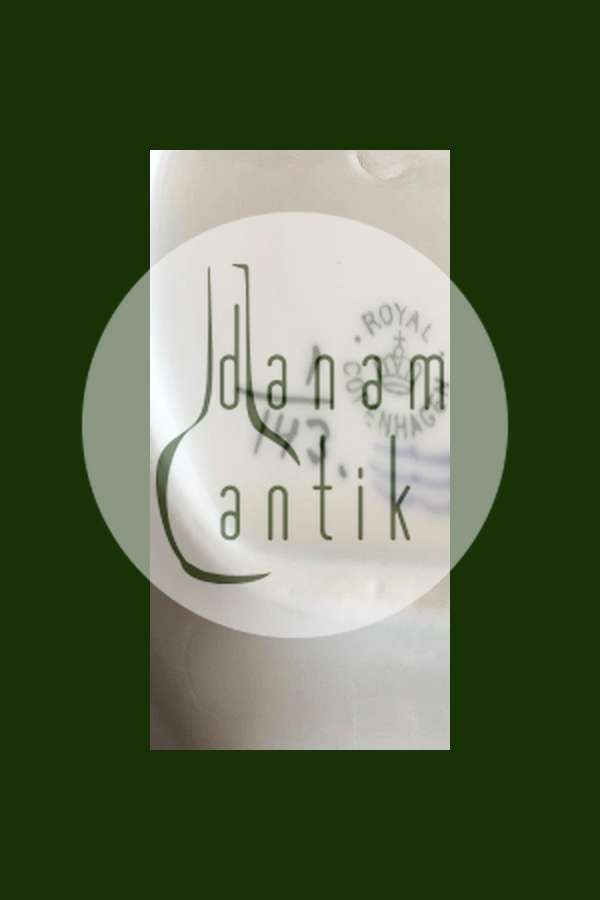 Royal Copenhagen  Musselmalet Riflet Bladformet Asiet No. 143