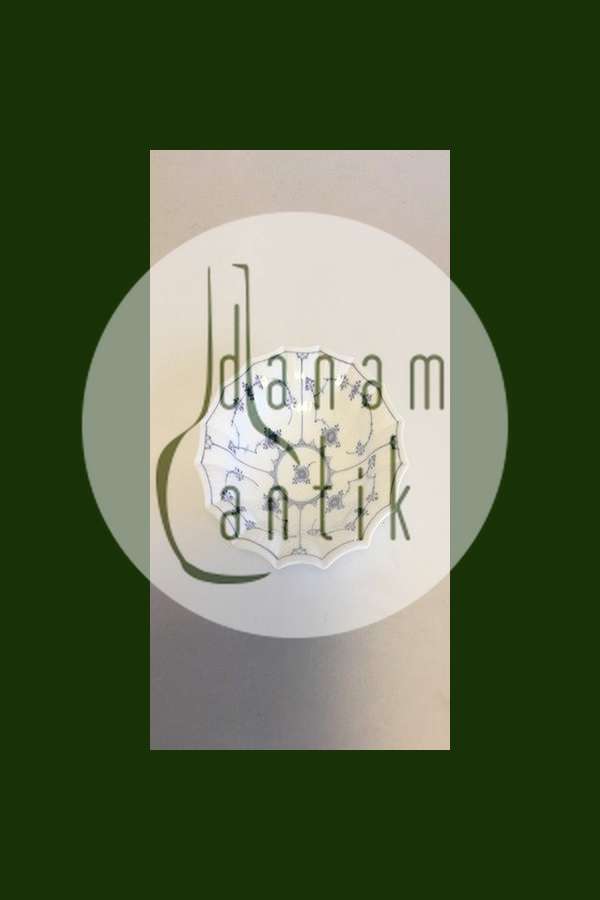 Royal Copenhagen Musselmalet Riflet Kantet skål No. 141