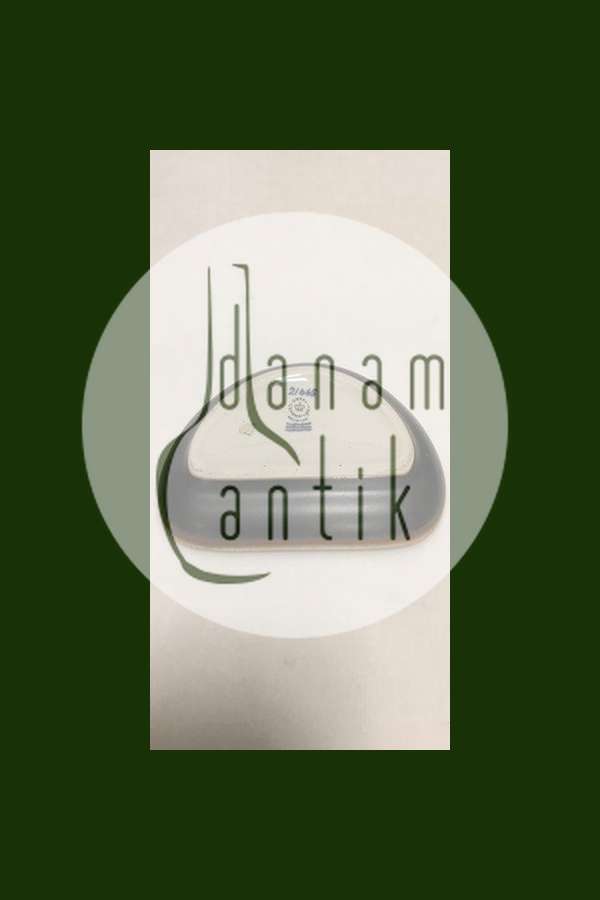 Royal Copenhagen Halvmåneformet stentøjsaskebæger med løbende hest No 21665