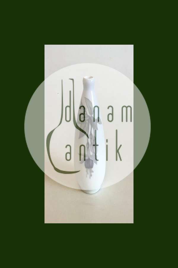 Royal Copenhagen Art Nouveau vase No 329/180 PMN