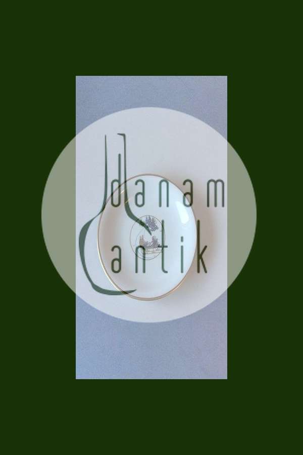 皇家哥本哈根的圣诞边盘。设计者：Jette Frölich 1998