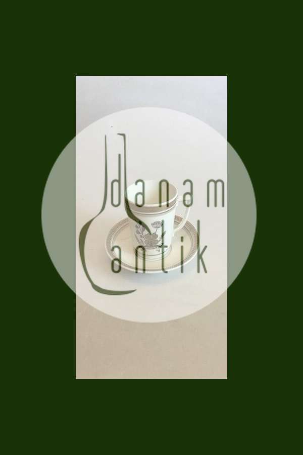 Royal Copenhagen Liselund (Old) Mokkatasse mit Untertasse Nr. 947/9535