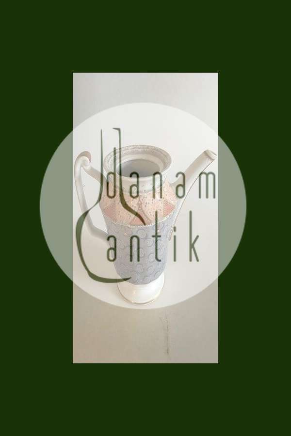 Royal Copenhagen Fairytale Kaffekande No 128