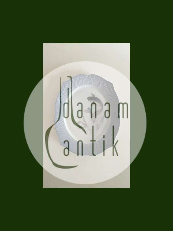 Royal Copenhagen Art Nouveau Plate with Fish Border No 82