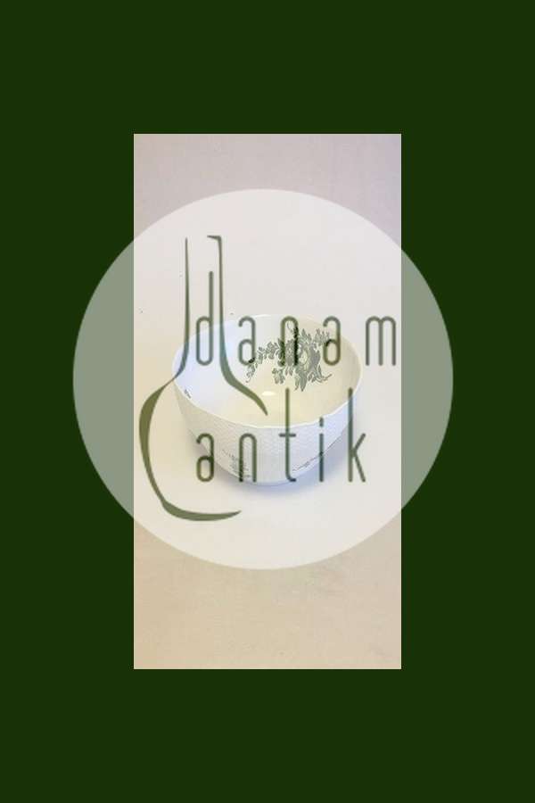 Royal Copenhagen Green Flower Curved Large Salad Bowl No 1643