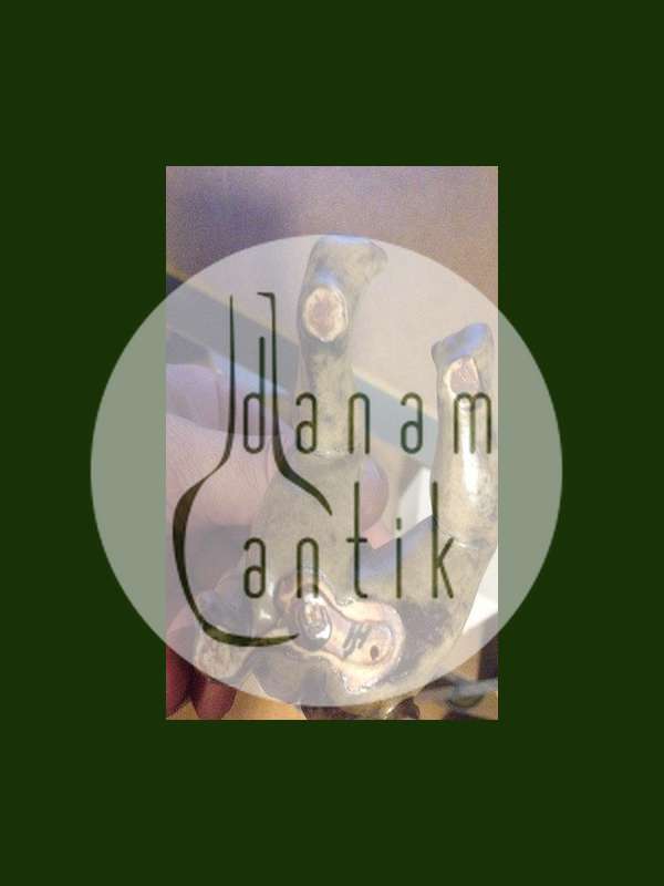 ビング＆グロンダール社製ストーンウェアの希少なヤングヌードボーイズフィギュア