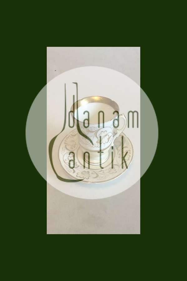 Bing & Grondahl Alte Kaffeetasse und Untertasse mit Golddekor