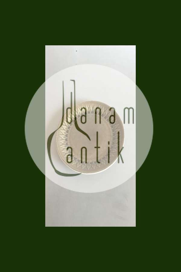 Bing & Grondahl Jens Quistgaard Relief Seriesのランチプレートです。