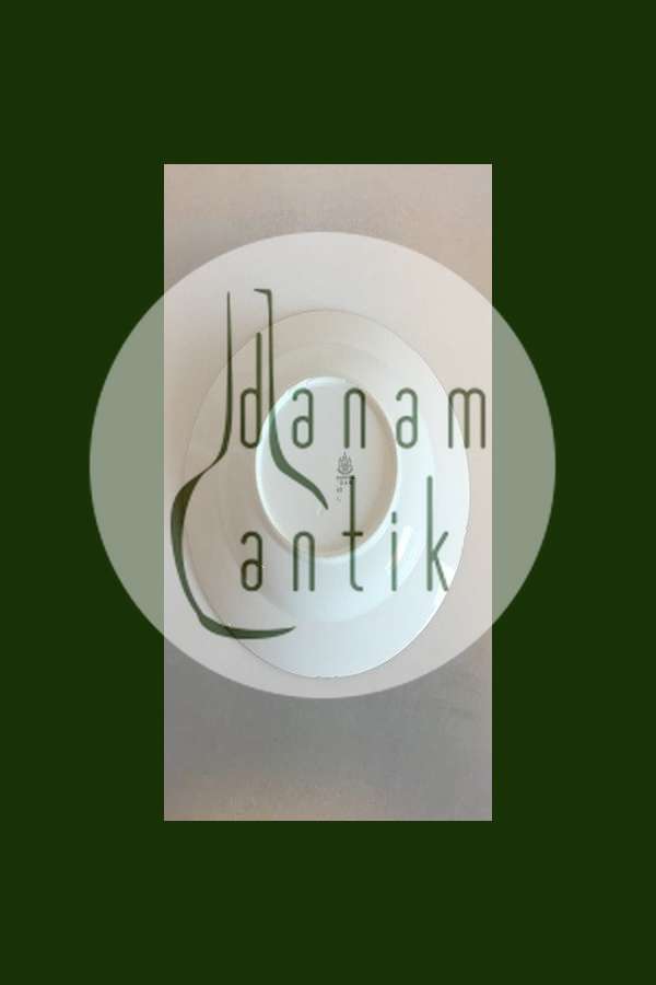 Bing & Grøndahl Dyb Tallerken No 22 Stel med grøn dekoration med guld på form 507(Herregaard)  Dyb Tallerken No 22