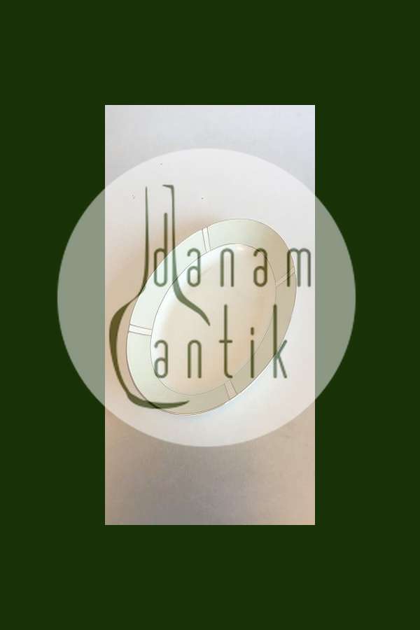 Bing & Grøndahl Ovalt fad No 15 Stel med grøn dekoration med guld på form 507(Herregaard)