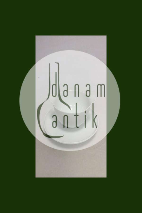 ビング＆グロンダール ホワイトヘニングコッペル ブイヨンカップ＆ソーサー No.247