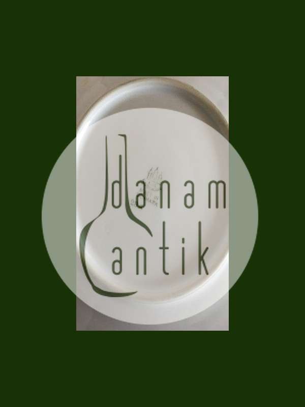 Bing Grondahl Egmont Side Plate No 28A。白色带酒红色边缘和金线