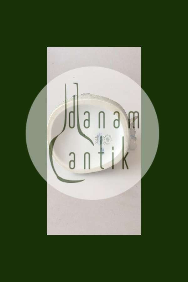 Royal Copenhagen Figur Dreng med Kalv No. 772