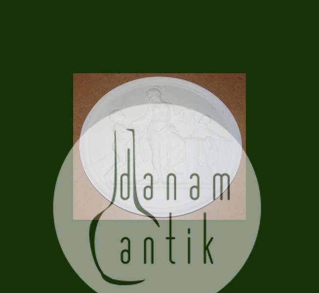 Bing &amp; Grondahl Biscuit Plate Childhood and Spring No 116。根据索瓦尔德森1836年在罗马的原作复制。尺寸为29厘米